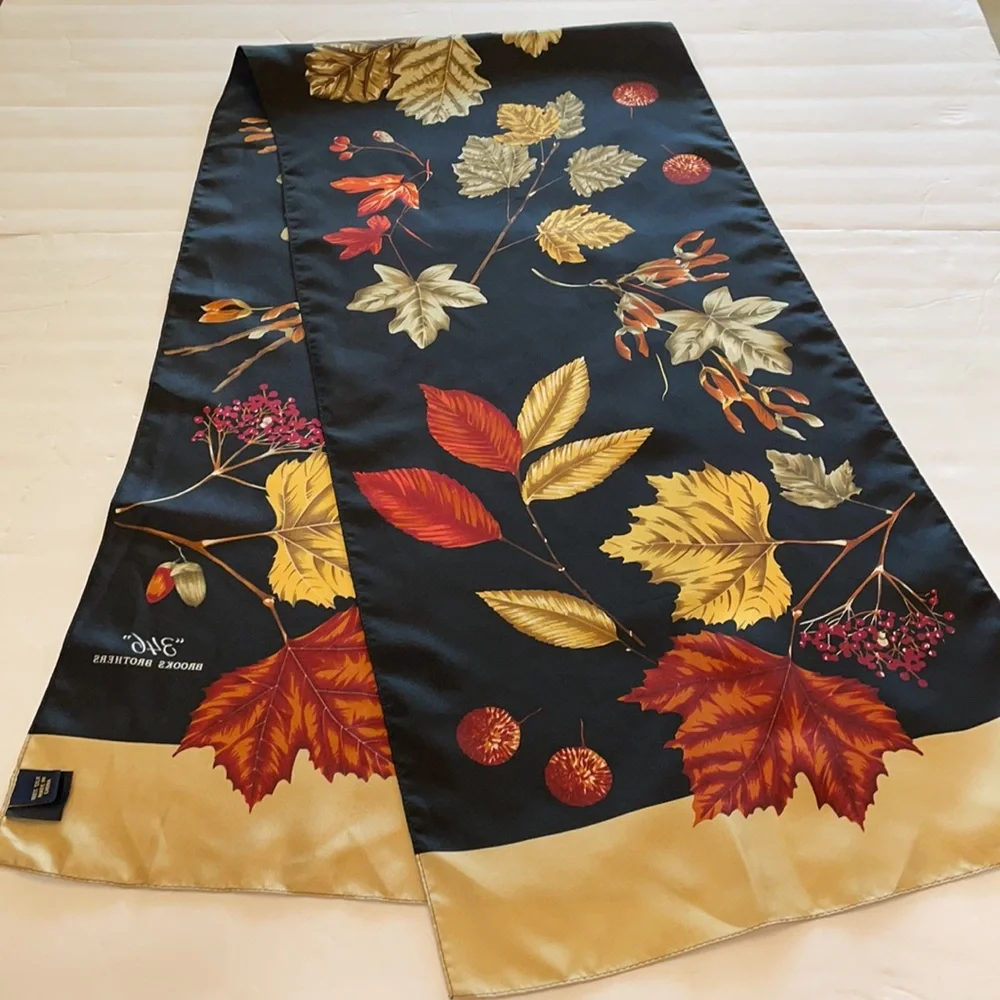 Brooks Brothers 💯% Silk Scarf